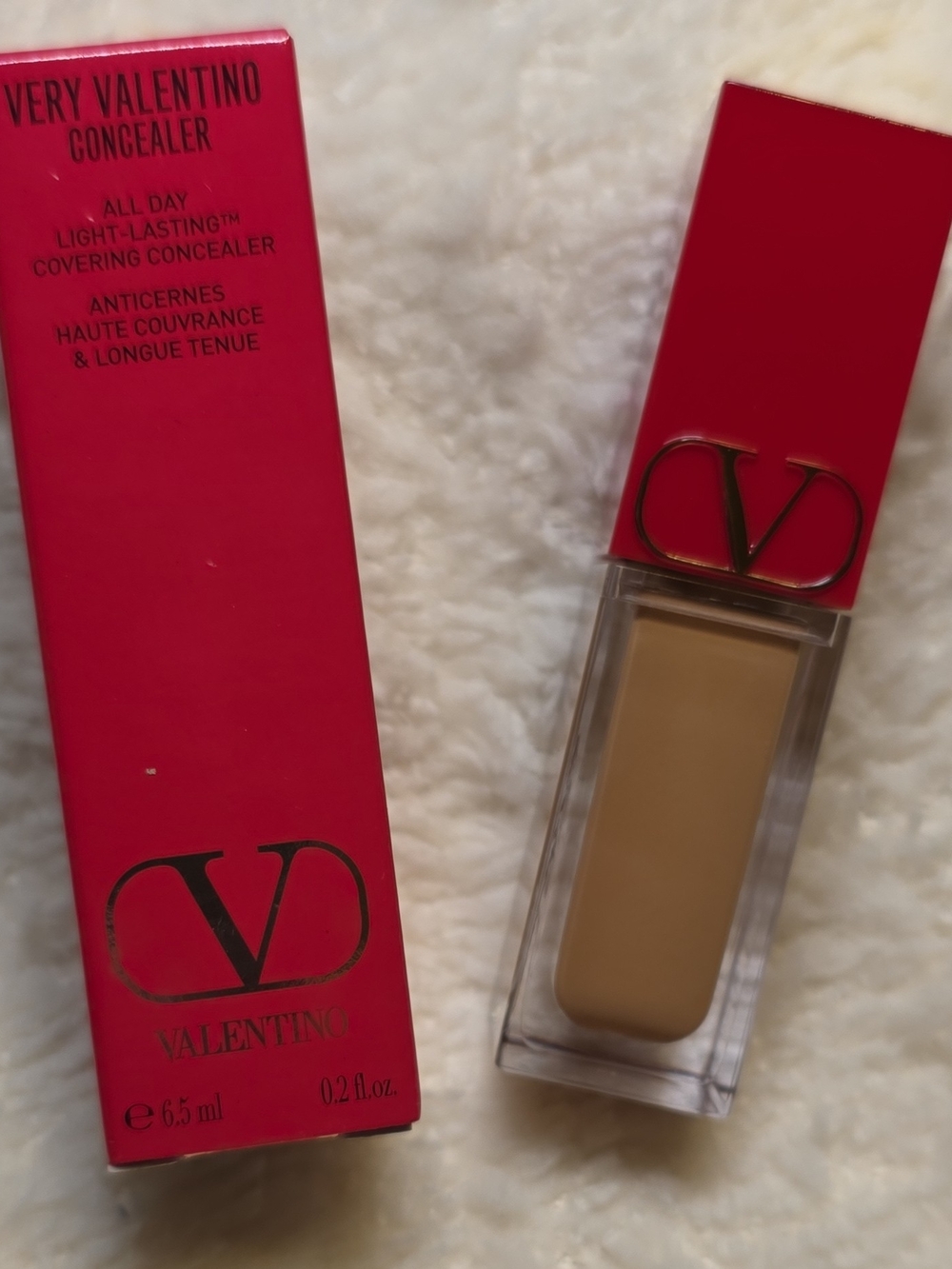 Valentino Very Valentino Concealer - Red Cap, Beige Tube
